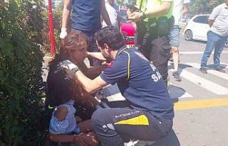 Motosiklet yolun karşısına geçmeye çalışan...