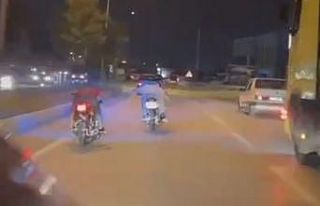 Motosikletli gençlerin tehlikeli yolculuğu kamerada