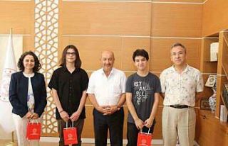 Müdür Başyiğit, öykü yarışmasında derece...