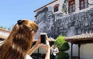 Mural resim çalışmasına vatandaşlardan yoğun...