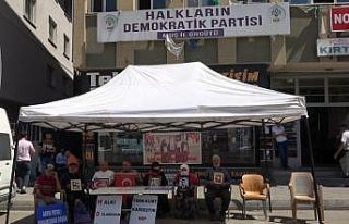 Muş’ta HDP önünde eylem yapan ailelerin sayısı...