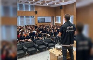 Narkotik polisi meslektaşlarına uyuşturucu ile...