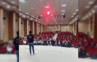 Narkotik polislerinden uyuşturucuyla mücadele eğitimi