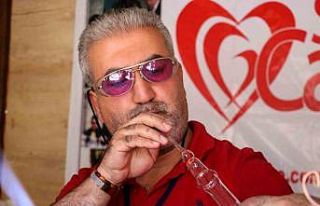 Nefes ile ateş birleşiyor, camlar sanata dönüşüyor