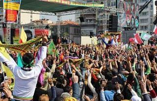 Nevruz etkinliğinde terör propagandası yapan konuşmacı...