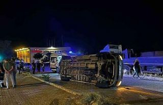 Nevşehir’de servis minibüsü devrildi: 2 yaralı