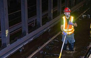 New York’ta 127 yıllık su şebekesi patladı:...