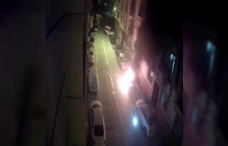 Nijeryalı gencin lüks aracını kundaklayıp böyle...