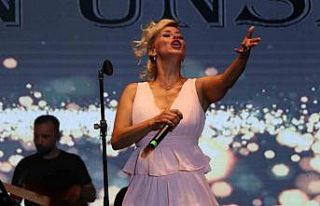 Niran Ünsal, Düzceliler ile buluştu