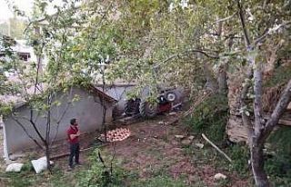 Önce evin duvarına çarptı ardından 6 metrenden...