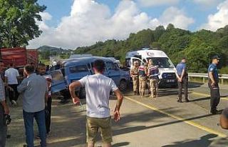 Ordu’da 2 minibüs çarpıştı: 15 yaralı