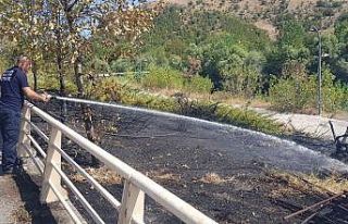 Örtü yangını büyümeden söndürüldü