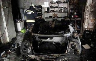 Oto tamircide spiral ile parçalanan otomobilin yakıt...