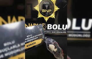 Otobüsteki yolcuda 35,55 gram kokain ele geçirildi