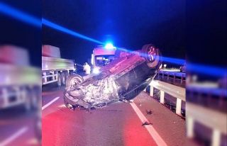 Otomobil ile minibüs çarpıştı: 2 yaralı