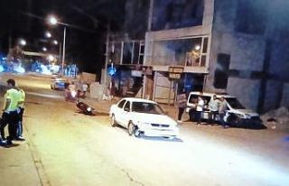 Otomobil ile motosiklet çarpıştı: 3 yaralı