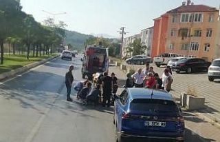 Otomobilin çarptığı bisikletli hayatını kaybetti
