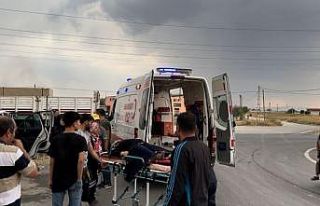 Otomobilin tır ile çarpıştığı kazada 4 kişi...