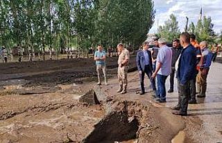 Özalp’ta dolu ve sel hasara neden oldu