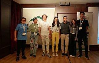 Özel yetenekli gençler deneyimlerini paylaşarak...