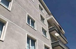 Pencereden düşen 2 yaşındaki kız çocuğu hayatını...