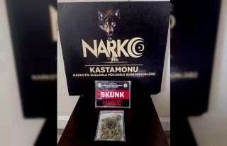 Polis ekiplerinin durdurduğu araçtan uyuşturucu...