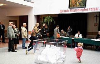 Polonya "göçmenler" konusunda sandık...