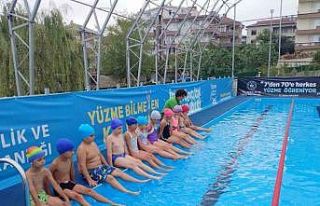 Portatif yüzme havuzu açıldı