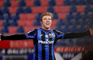 Rasmus Hojlund, Manchester United’a imzayı attı