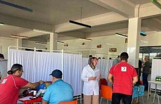 Rekor kan bağışı yapan vatandaşa altın madalya