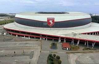 Samsun 19 Mayıs Stadyumu Fenerbahçe maçına hazırlanıyor