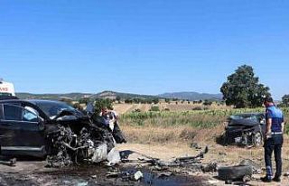 Samsun’da iki araç kafa kafaya çarpıştı: 6...