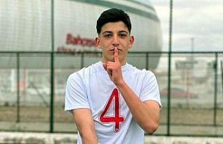 Samsunspor, genç futbolcu Efe Halil Şimşek’i...