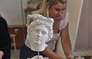 Sanat atölyelerinde çocuklar doyasıya eğlendi