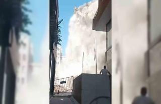 Şanlıurfa’da depremden hasar gören bina ıslık...