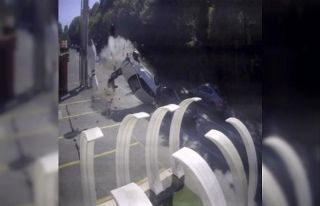 Sarıyer’de feci kaza kamerada: Bowling heykeline...