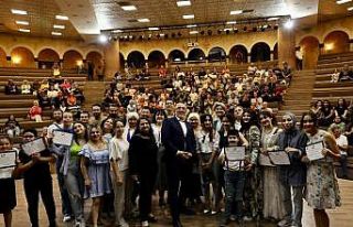 Şehir Tiyatrosu Gençlik Kulübü, izleyicilerle...