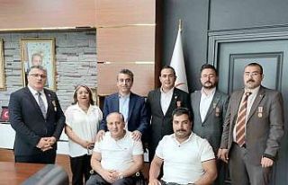 Şehit aileleri ve gazilerden Sağlık Müdürüne...