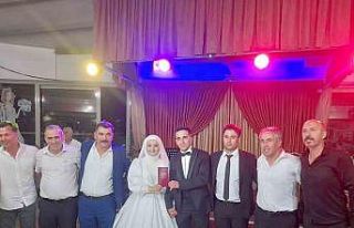 Şehit kızı özel harekat polisi ile dünya evine...