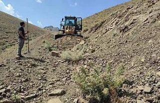 Selden zarar gören yollar temizlenmeye başlandı