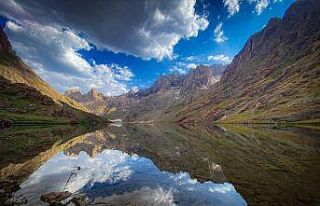 Şemdinli’deki buzul gölleri görenleri hayran...