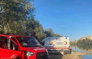 Serinlemek için girdiği Kızılırmak’ta kayboldu