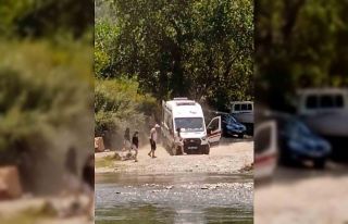 Serinlemek için ırmağa giren şahıs hayatını...