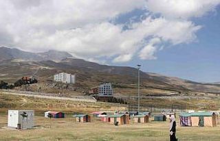 Sıcaktan bunalan Kayserililer Erciyes’te serinliyor