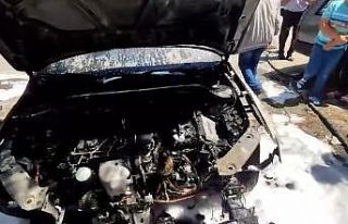 Siirt’te park halindeki araç yandı