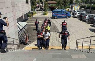 Silah zoruyla küçükbaş hayvan ve para gasp eden...