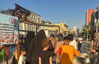 Silopi’de bin 500 kişiye aşure ikram edildi