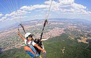 Simav’da Eynal Yamaç Paraşütü ve Havacılık...