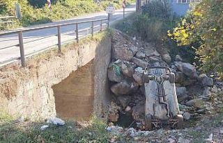 Sinop’ta otomobil dereye uçtu: 1’i bebek 4 yaralı