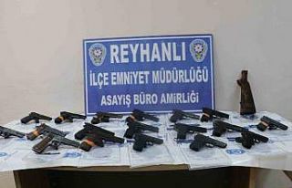 Sırt çantasında tabanca ele geçirildi